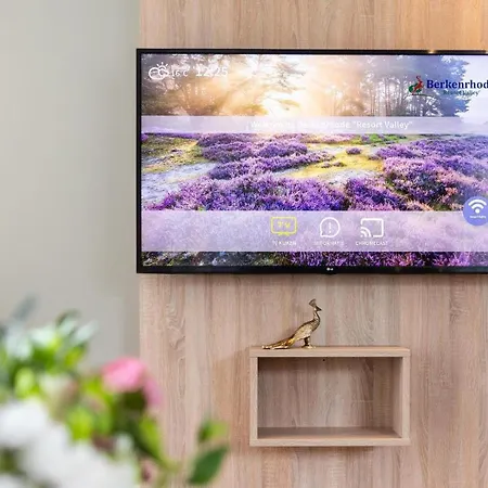 Bos Met Hottub&sauna | 6 Personen * Wekerom