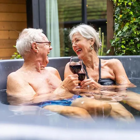 Bos Met Hottub & Sauna | 6 Personen Vakantiehuis *