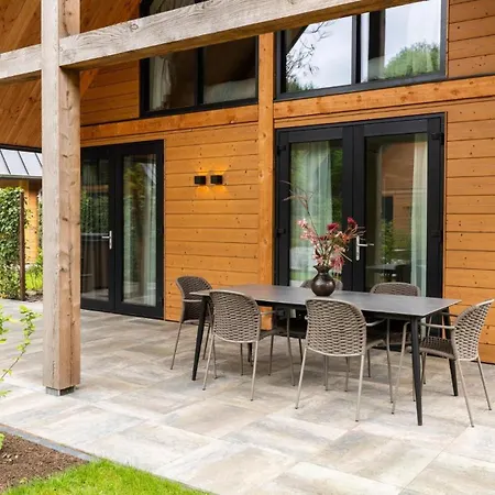 Bos Met Hottub&sauna | 6 Personen * Wekerom