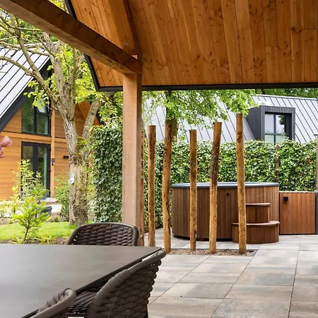 Bos Met Hottub&sauna | 6 Personen *