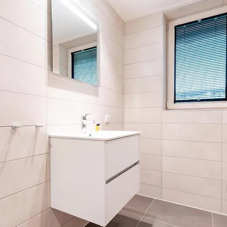 Bos Met Hottub&sauna | 6 Personen Casa vacanze Wekerom