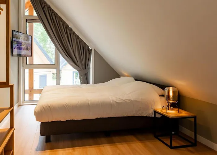 Bos Met Hottub & Sauna | 6 Personen Casa de Férias