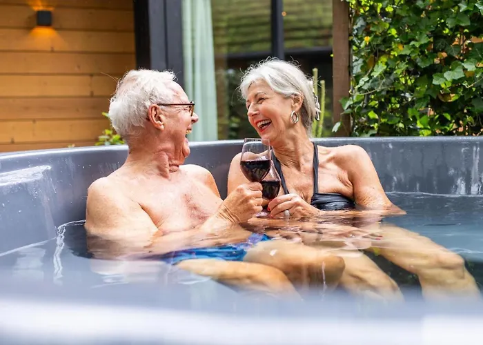 Bos Met Hottub & Sauna | 6 Personen Casa de Férias *